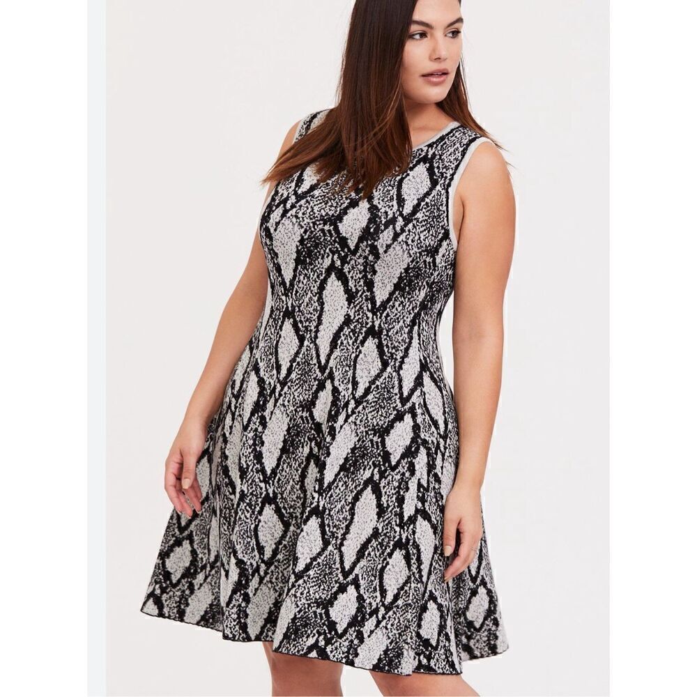 Torrid Black Snakeskin Normcore Sweater Dress Size 2X, Career
